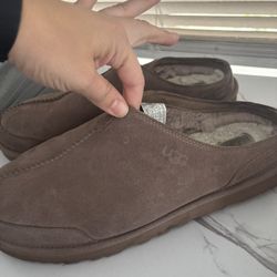 UGGS slippers