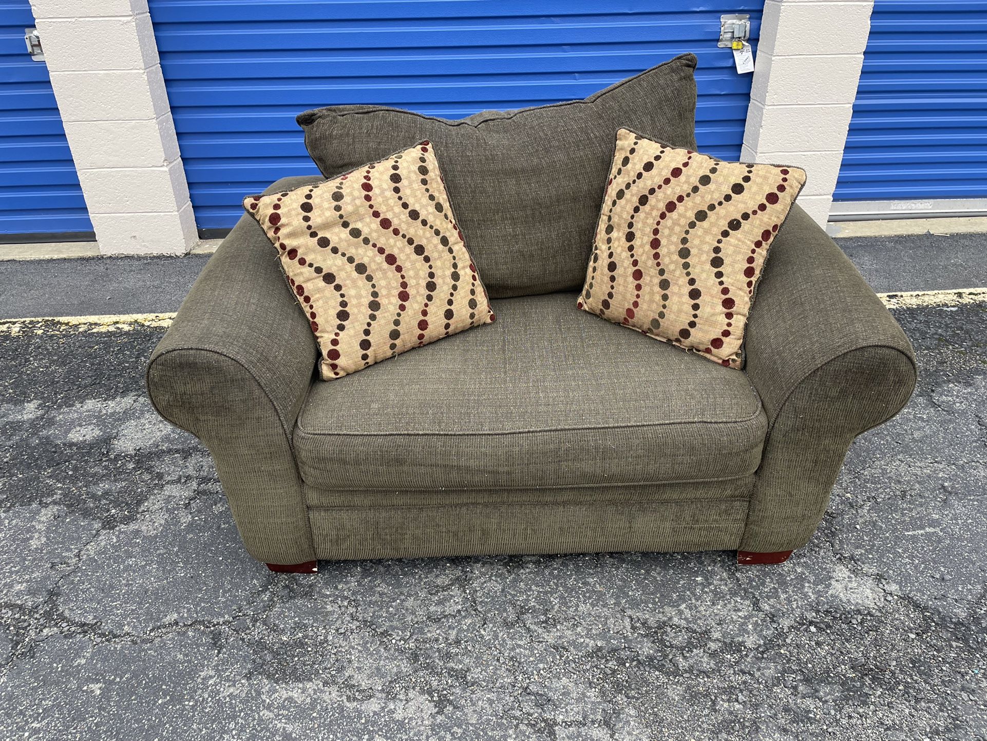 Forest Green Loveseat/Oversized Chair Excellent Condition(FREE DELIVERY)