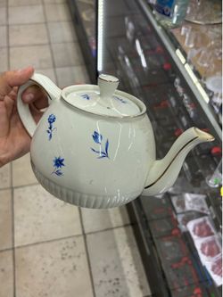 White Ceramic Teapot – Blue Floral Pattern with Gold Trim & Lid