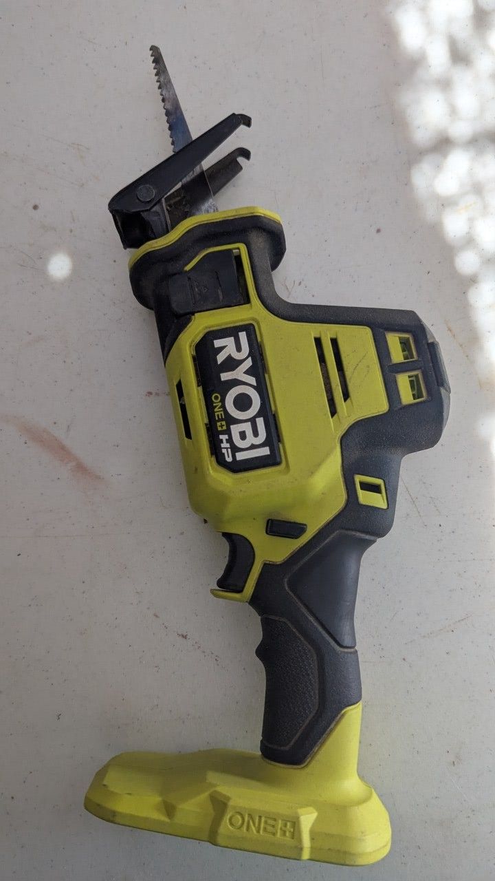 Rioby 18V One+ Compact Brushless Saw (Tool Only)