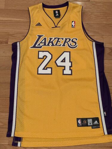 Adidas Los Angeles Lakers Kobe Bryant Swingman Jersey Medium for Sale in  Bowling Green, NY - OfferUp