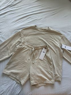 Alo Yoga Chill Short & Crew Pullover