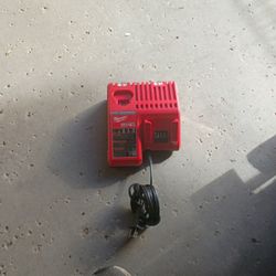 Milwaukee 18 Volt Charger