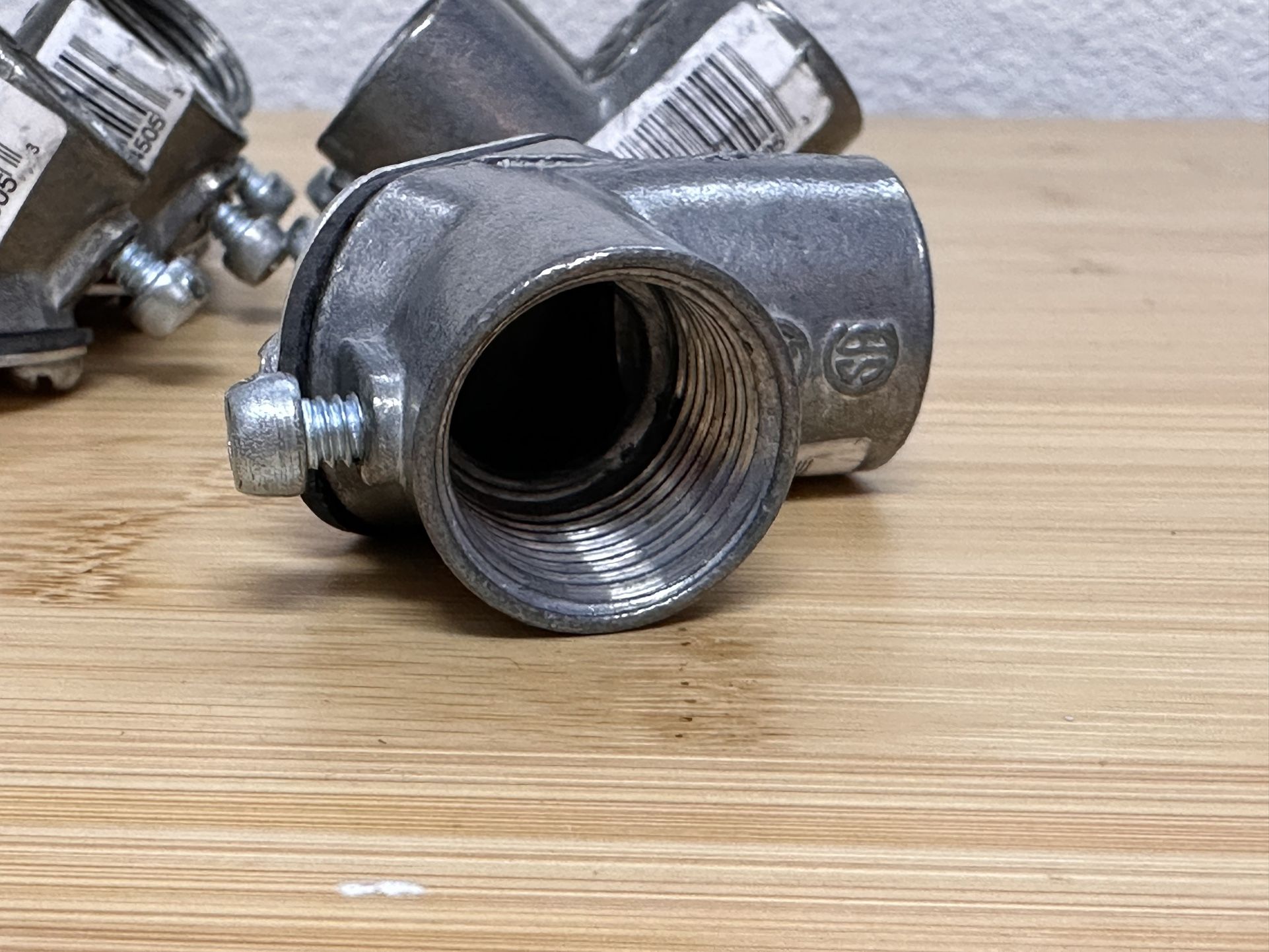 6pack 1/2” EMT Conduit Pull through Elbow Rigid Threaded for Sale in