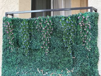 10 Artificial Boxwood Privacy Panels with Hanging Flowers – Balcony Privacy Screen