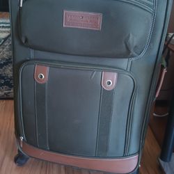 Tommy Hilfiger large 4 wheeled soft sided suitcase