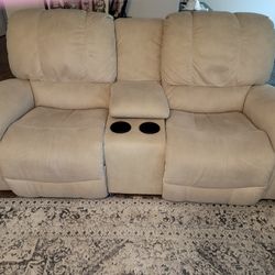 Lazyboy Reclining Loveseat 7yrs Old 