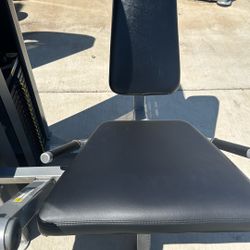Star Trac Leg Extension 
