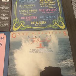 4 different vintage vinyl albums