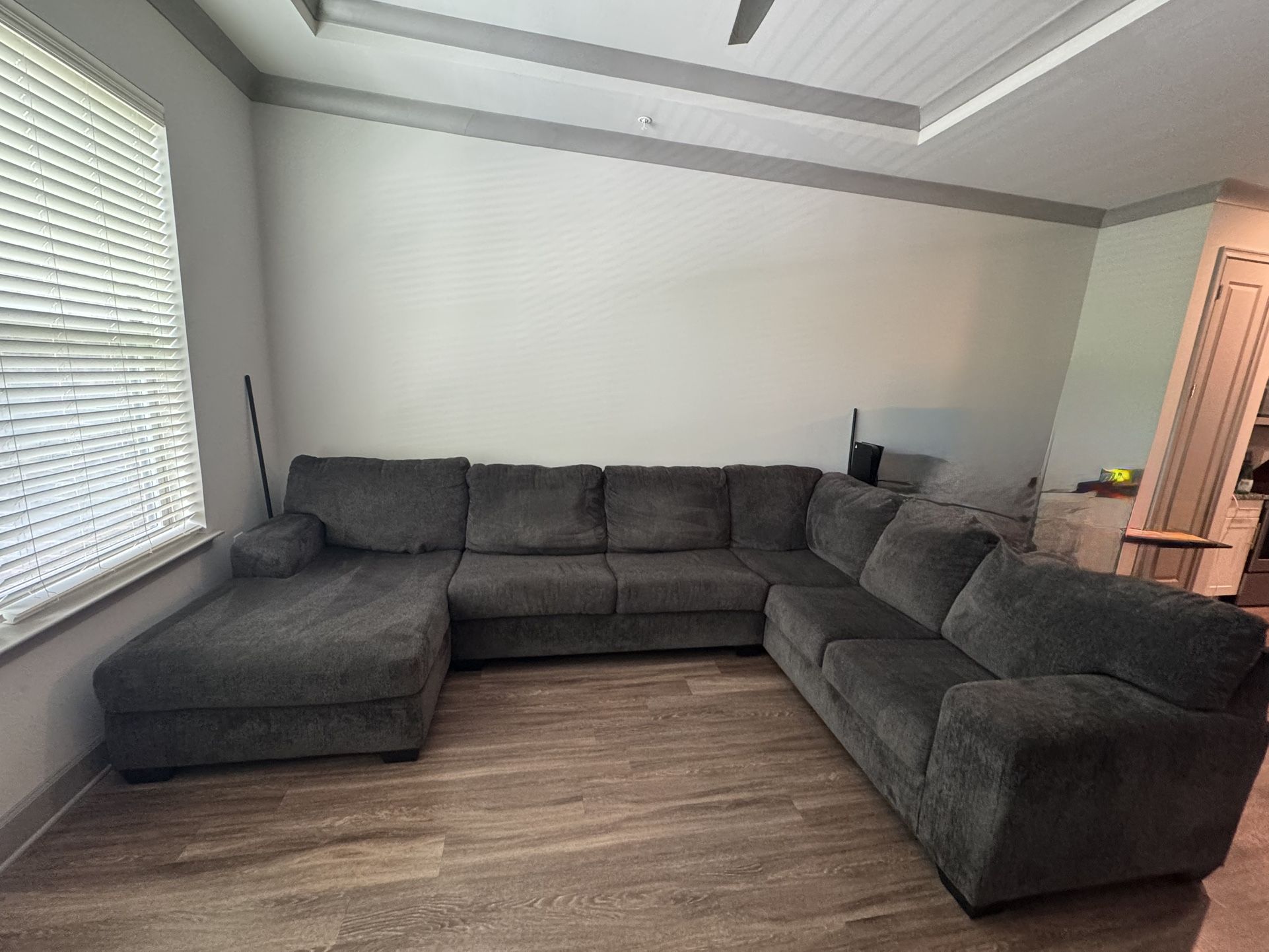 Ballinasloe 3-Piece Sectional with Chaise