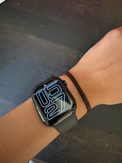 Apple Watch Series 10 Black – Like New Condition