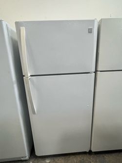 Refrigerator Kenmore 30”
