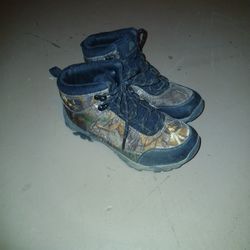 Boys Hiking Boots Size 3 