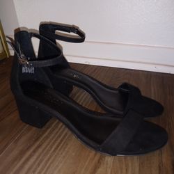 Womens Black Heels Size 8.5