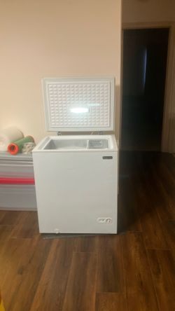 Freezer, Magic chef $60
