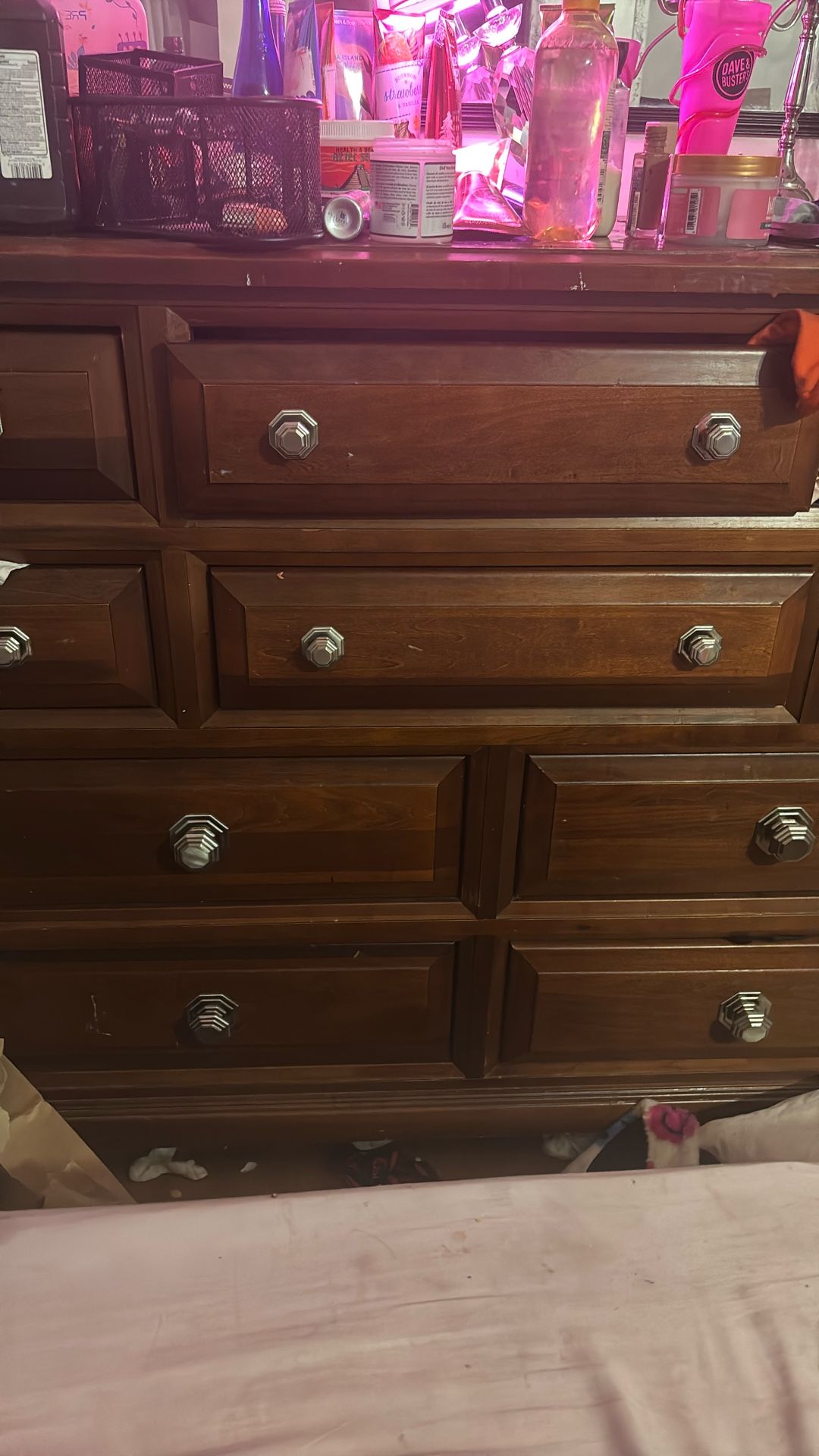 Vaughan Bassett Dresser Worth 2000