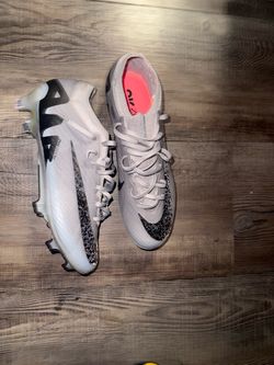 Soccer cleats