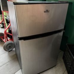 Mini Fridge/freezer
