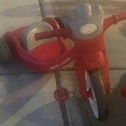 Radio Flyer TRICYCLE BIG FRONT TIRE. In Good Working Condition! Firm Price!