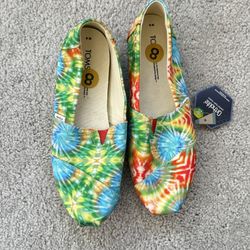 Tom’s Colorful Brand New Shoes-8