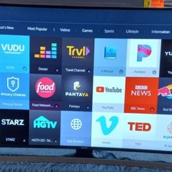 Samsung TV Curved 40" . Good As New 