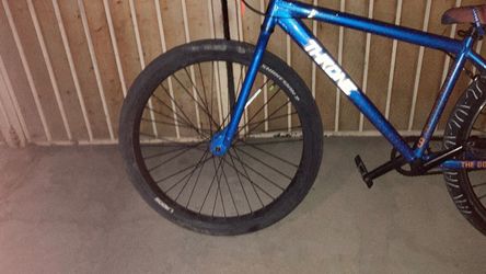 Throne Goon Fixie bike