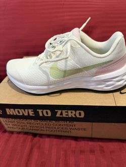 Brand New Nike Revolution Size 5 Youth $40