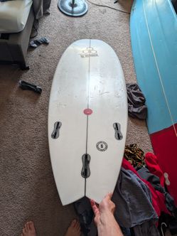 Shortboard for surfing