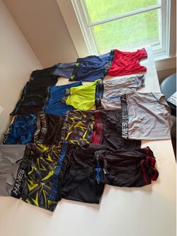 17 Pairs Boys Medium Boxer Briefs Bundle - Mostly Hanes - Brand New