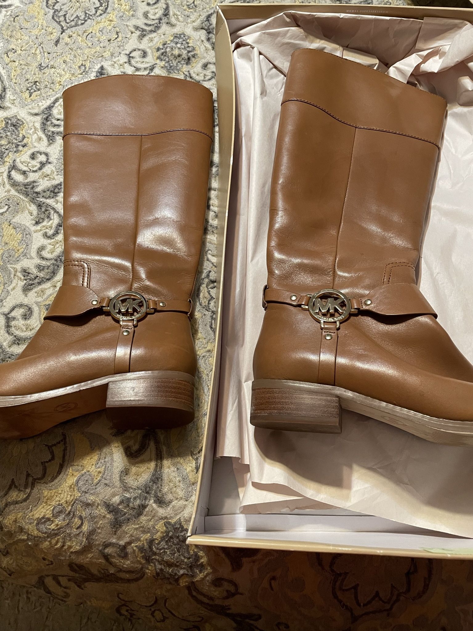 Like New Womens Size 8 Tall Michael Kors Boots