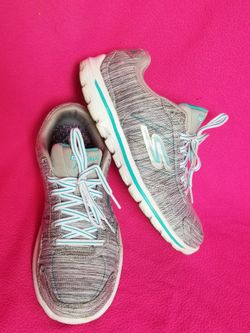 SKEACHERS GO WALK SIZE 9 WOMEN'S SHOES