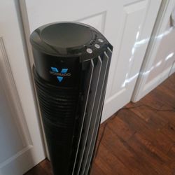 Vornado 184 Whole Room Air Circulator Tower Fan, 41, 184-41, Black for  Sale in Fresno, CA - OfferUp