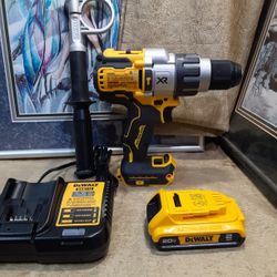 NEW DEWALT 20V XR 1/2 HAMMER DRILL DRIVER TOOL KIT 