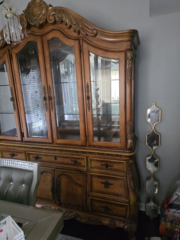 CHINA CABINET