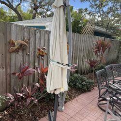 Cantalevered Patio Umbrella