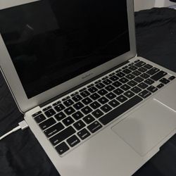 Apple laptop