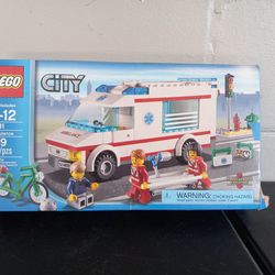 LEGO CITY AMBULANCE RETIRED SET # 4431 COMPLETE WITH BOX AND INSTRUCTIONS