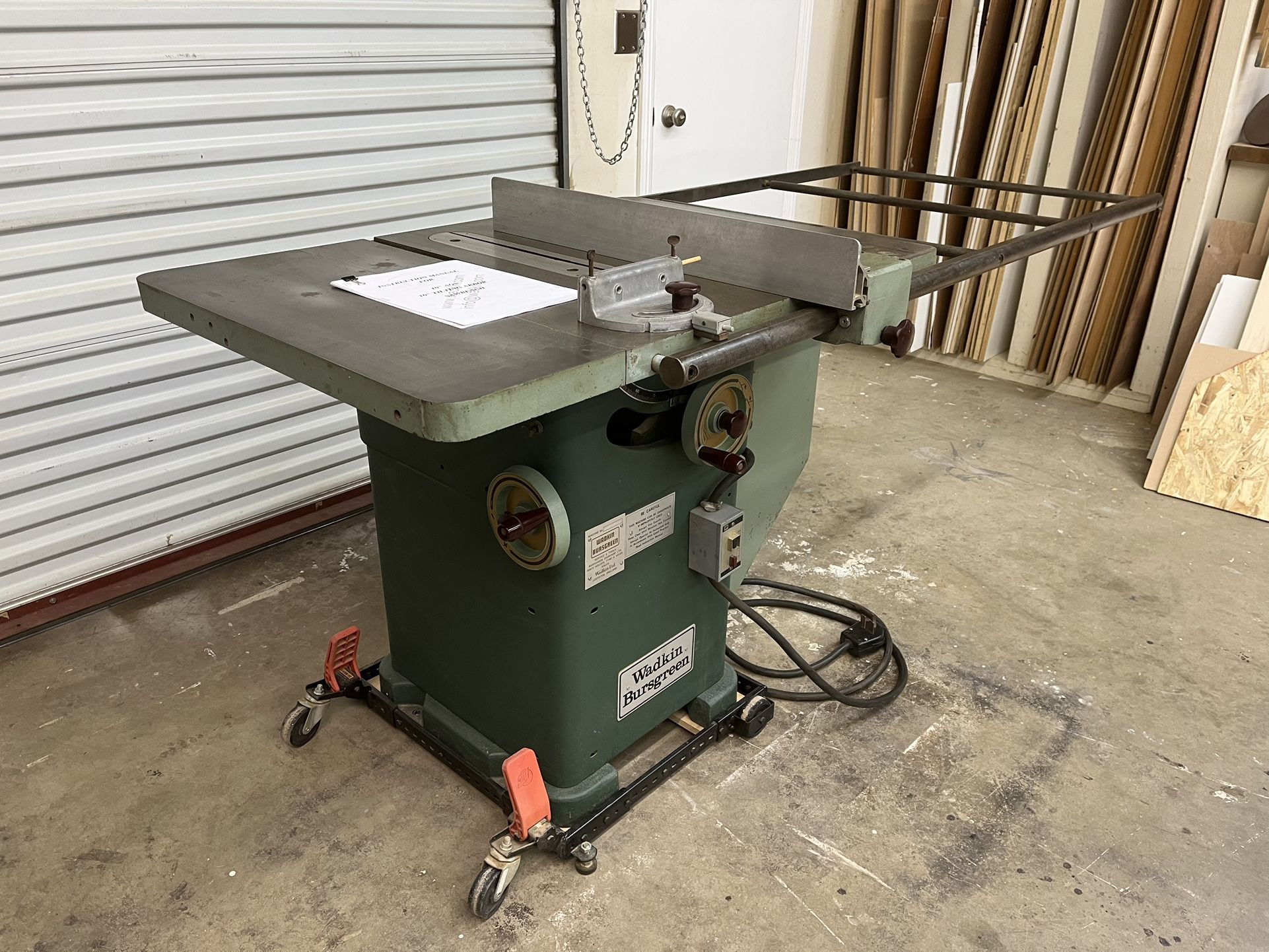 Cabinet & Furniture Table Saw