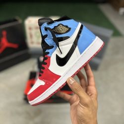 Men’s 9.5, Woman’s 11 - “Fearless” Jordan 1's 🇺🇸