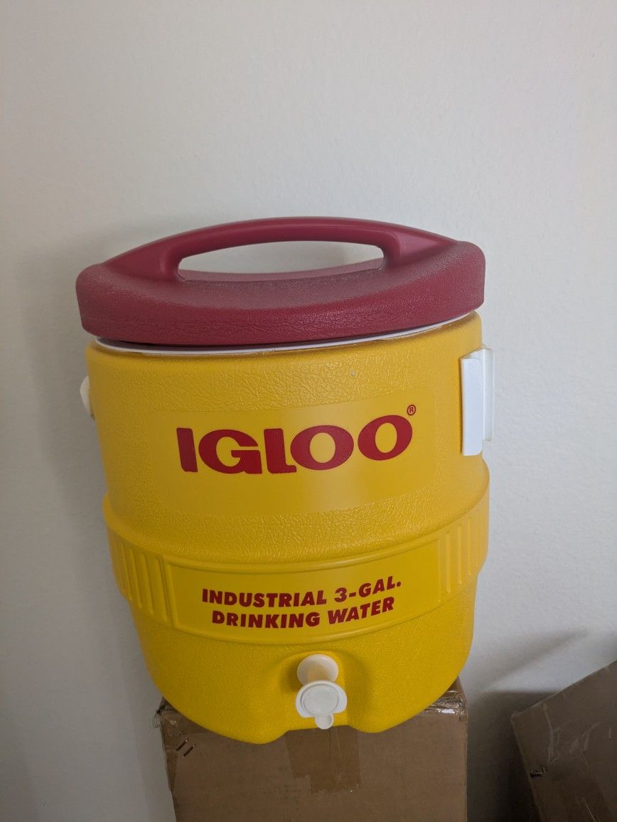 3 Gallon IGLOO