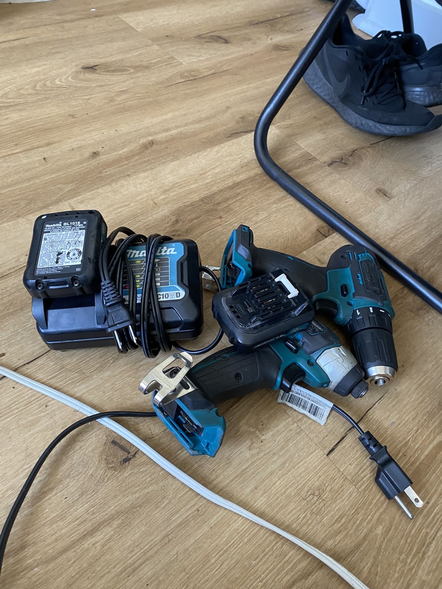 2 Makita power drills