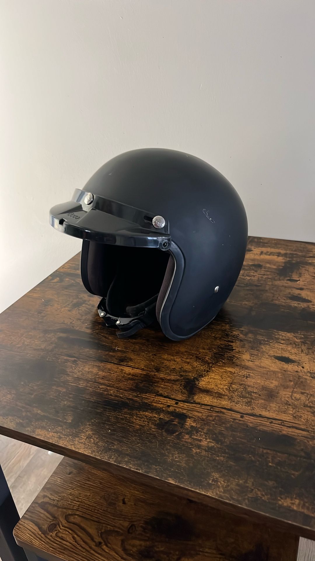 Large motorcycle helmet