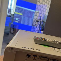 Panasonic HDMI 4000 lumens movie TV video projector