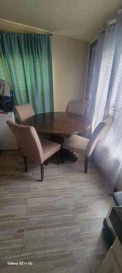 Dinning Table And Chairs