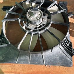 Acura RSX Radiator Cooling Fan (One Broken Blade – Still Usable / Parts)