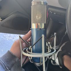 Microphone (no Cords)