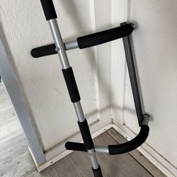 Pull Up Bar