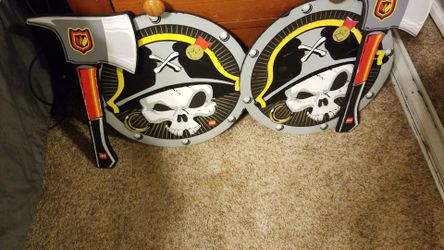 Legoland shield and play ax