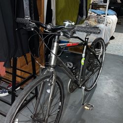 TREK Hybrid Bicycle 7300FX