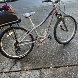 Specialized Hot Rock Girls Bike 